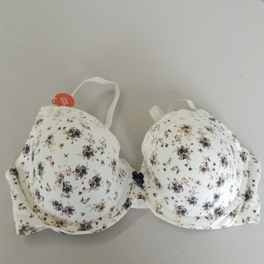 NWT Super Soft Lightly Lined Floral Bra